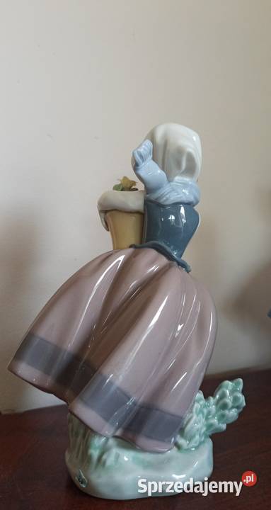 Figurka dziewczynki z doniczką Lladro Projekt Gdańsk