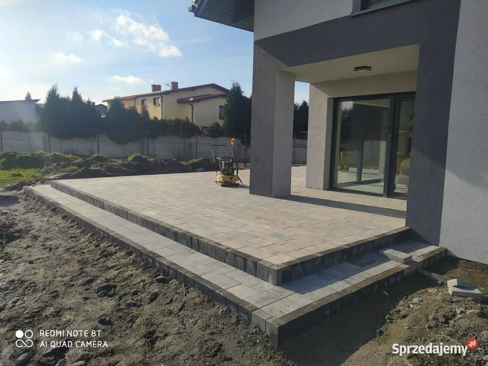 Układanie kostki brukowej Usługi koparką