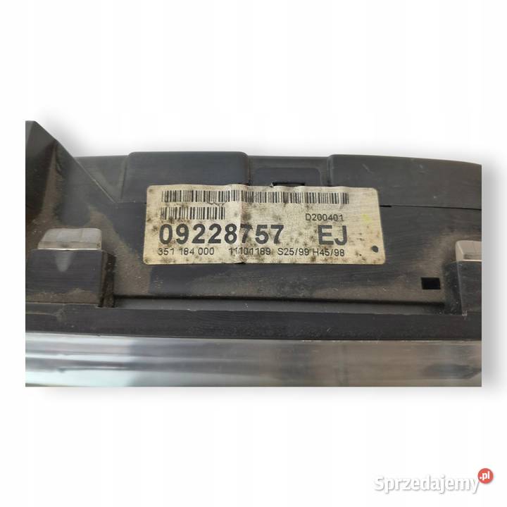 LICZNIK ZEGARY 09228757 EJ Opel Zafira A 20 DTI