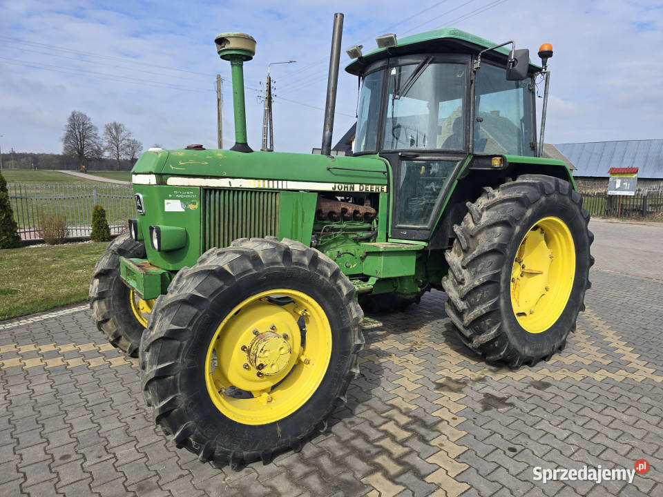 Ciągnik JOHN DEERE 3140 4x4 97 Napęd 4x4 John Deere Baliki