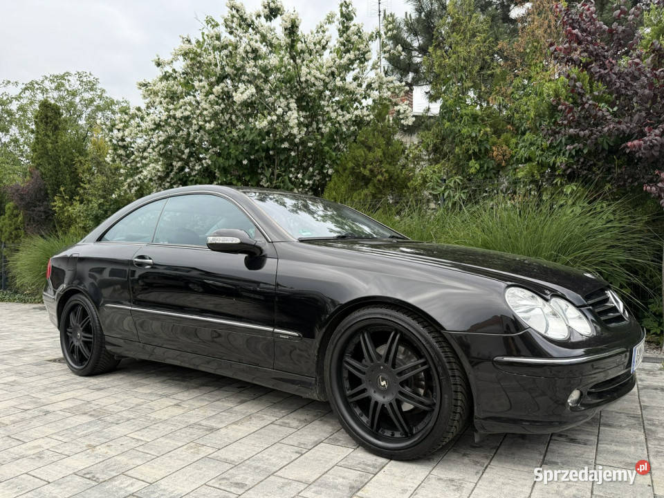 Mercedes CLK 200 czarna na czarnych felgach W209