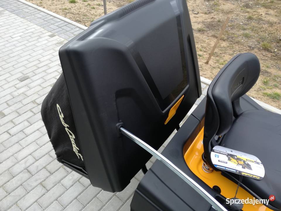 ręki Nowy Traktorek Kosiarka CUB CADET XT1 Sędziszów Małopolski