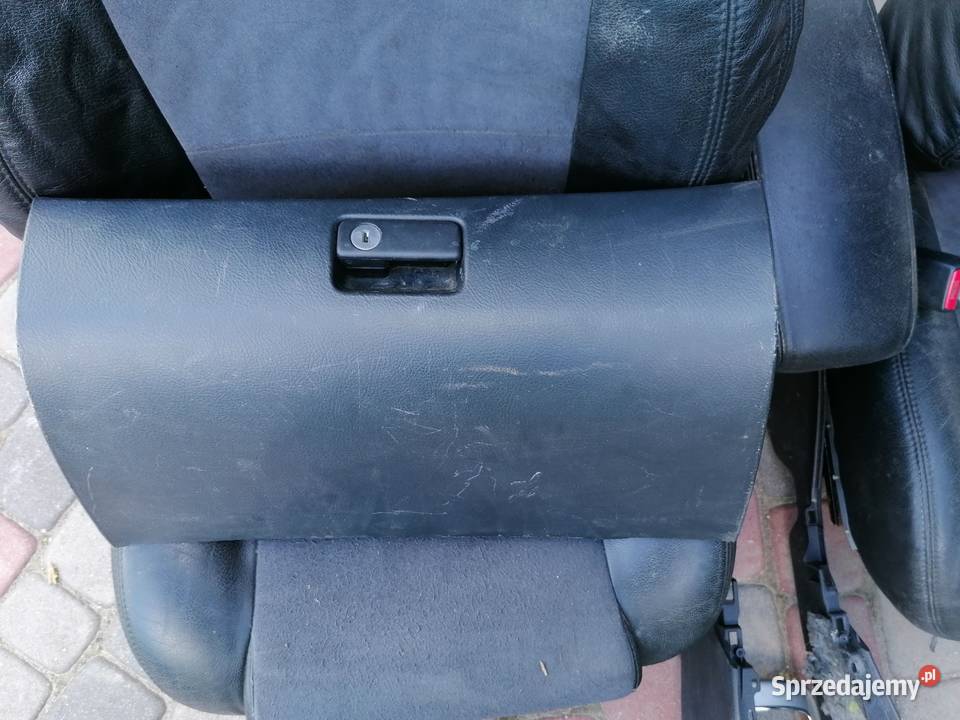 Fotele kanapa Avensis t25 skóraaklantara boczki osobowe