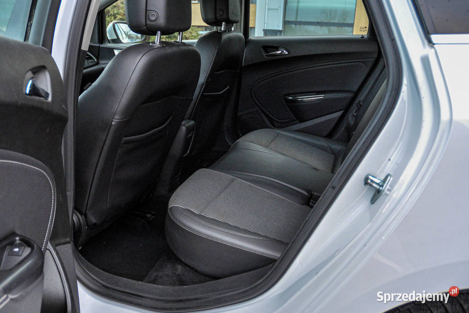 Opel Astra J 17CDTI 2011 r Rok produkcji 2011 Astra