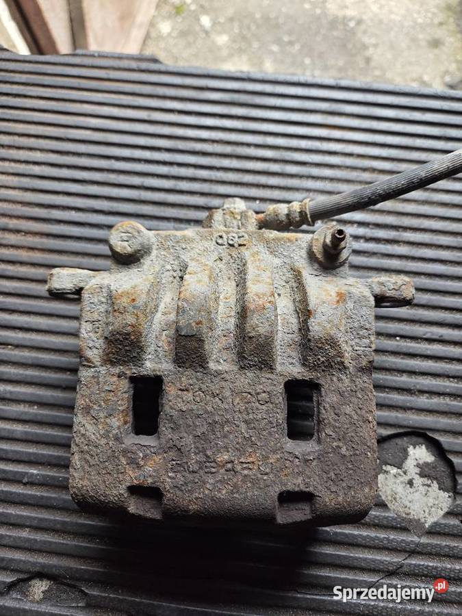 Subaru outback zaciski przednie Łagów