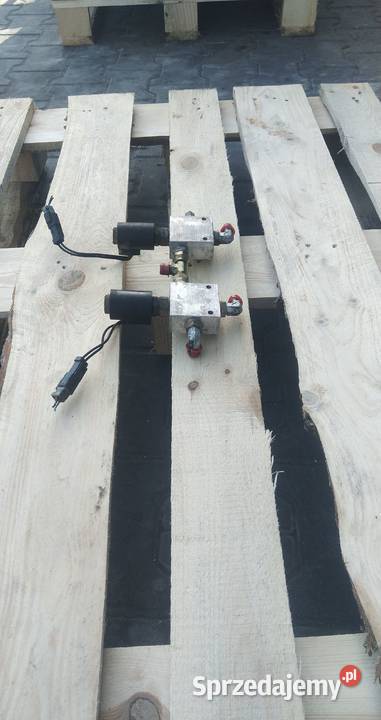 4 wyjścia Kostka Oleostar 2 TEREX Telelift 2506 Kielce