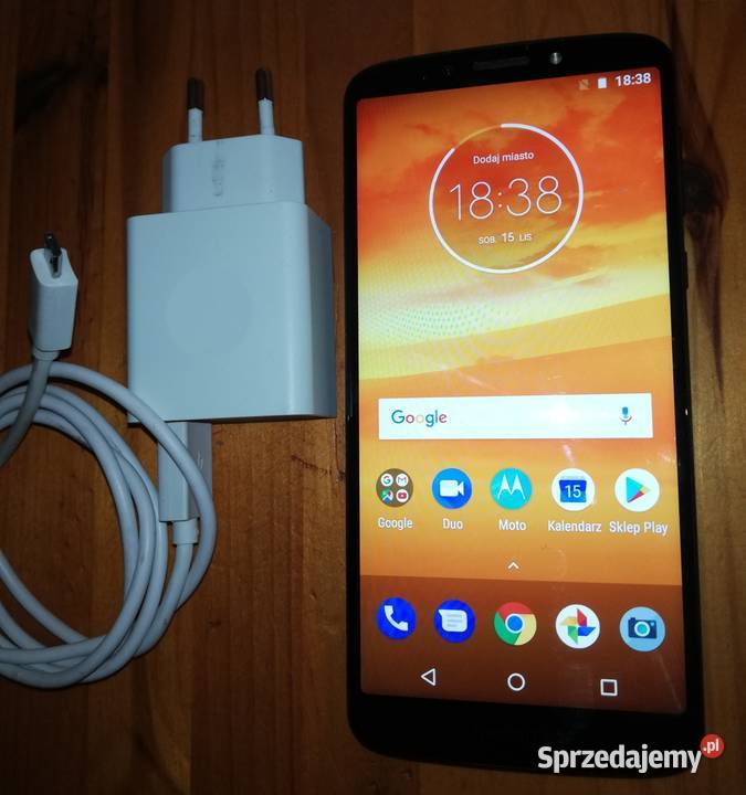 Smatfon Motorola E5 stan idealny