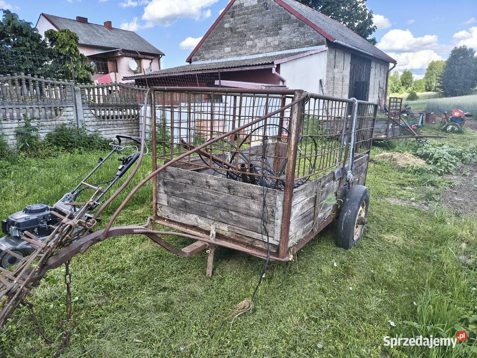 Przyczepa ciągnikowaklatka