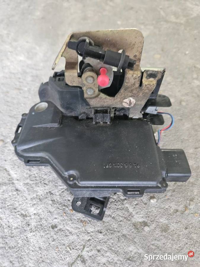 Zamek do drzwi przednich Golf IV 3d Poręba sprzedam