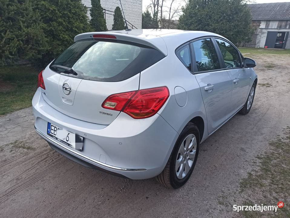 Opel Astra J 14 Oryginalny lakier Zadbana Bełchatów