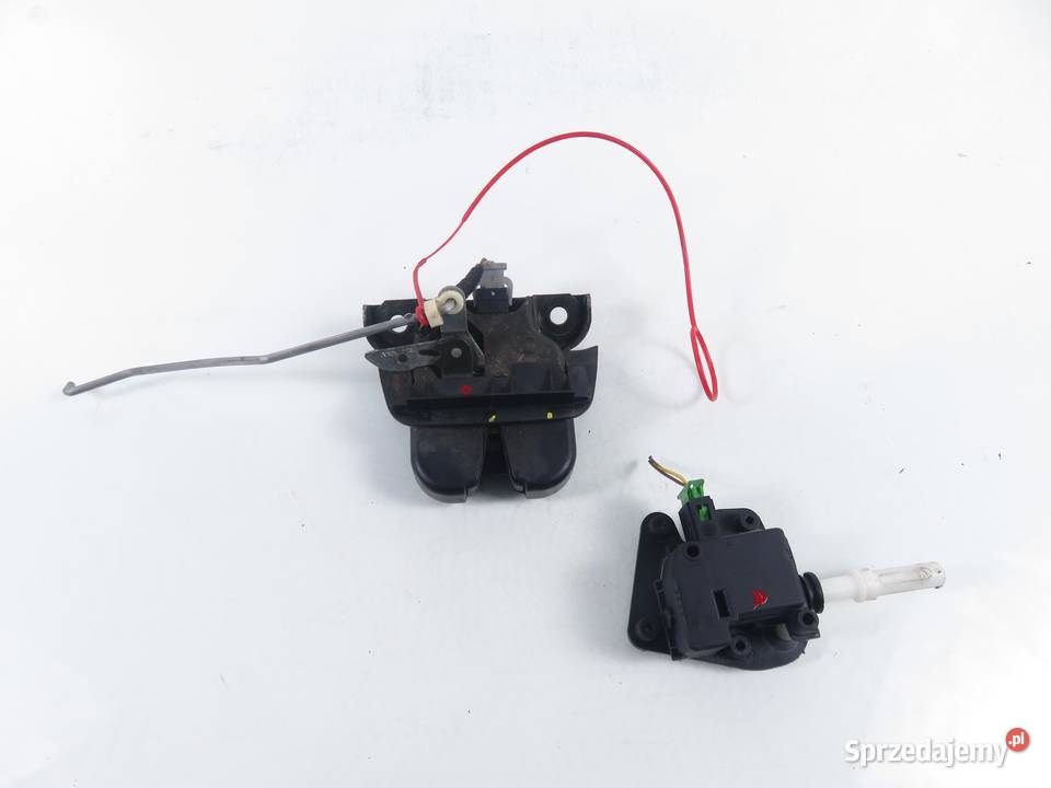 ZAMEK KLAPY AUDI A4 B6 Avant 8E5 8E9827520