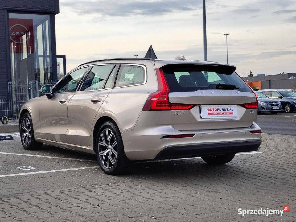 Volvo V60 2023r FV23 Automat Aktywny tempomat