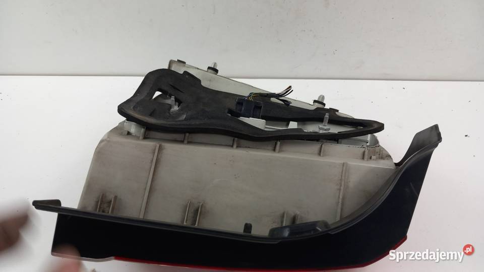 OPEL ZAFIRA B LIFT VAN LAMPA TYŁ PRAWA osobowe Zbierkowo