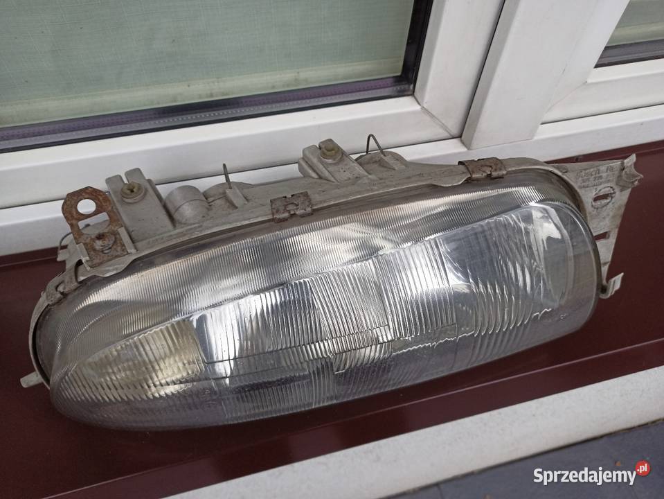 Ford Fiesta MK4 lampa przednia prawa reflektor Sieradz