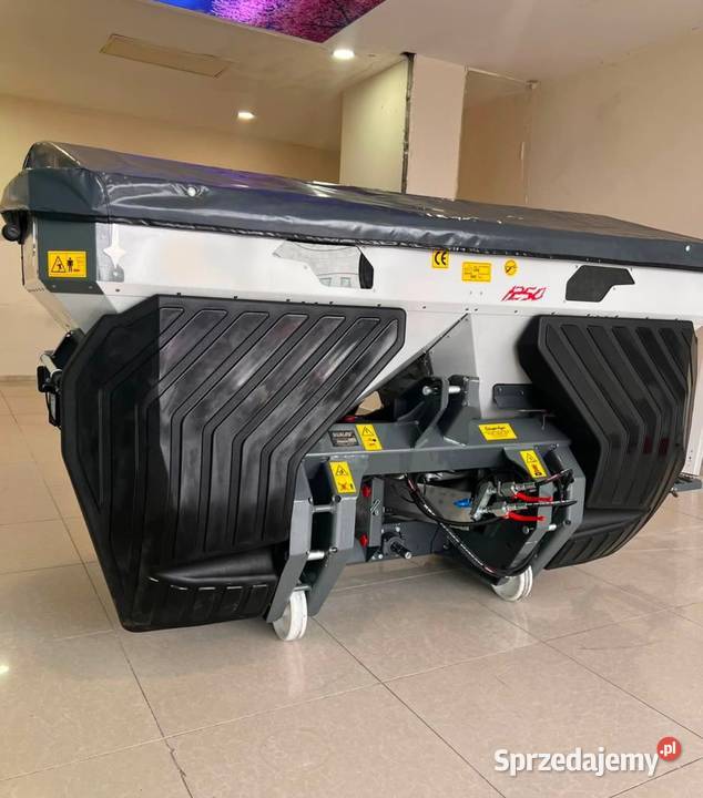 NOWOŚĆ 2025 Rozsiewacz Dwutarczowy PRO 1250 do Zaczernie