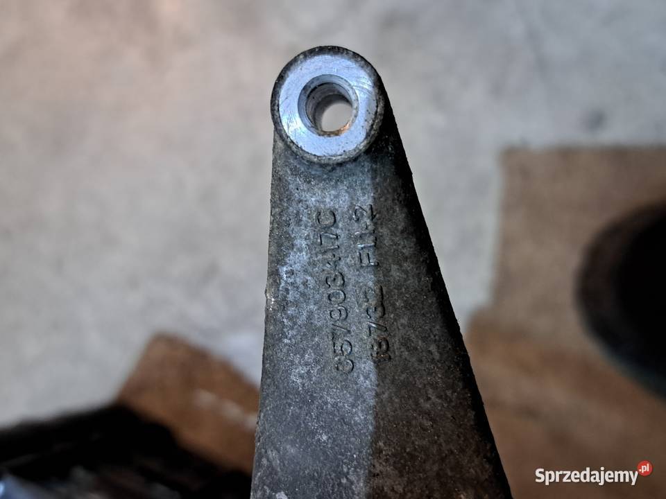 Lapa wspornik 057145094C Q7 Q8 40tdi osobowe Pozostałe Wrocław