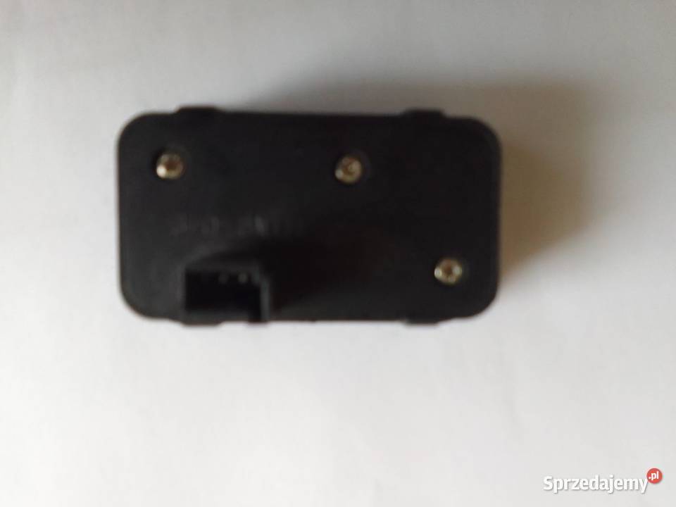 Przycisk klapy bagażnika Mercedes w221 Tarnów sprzedam