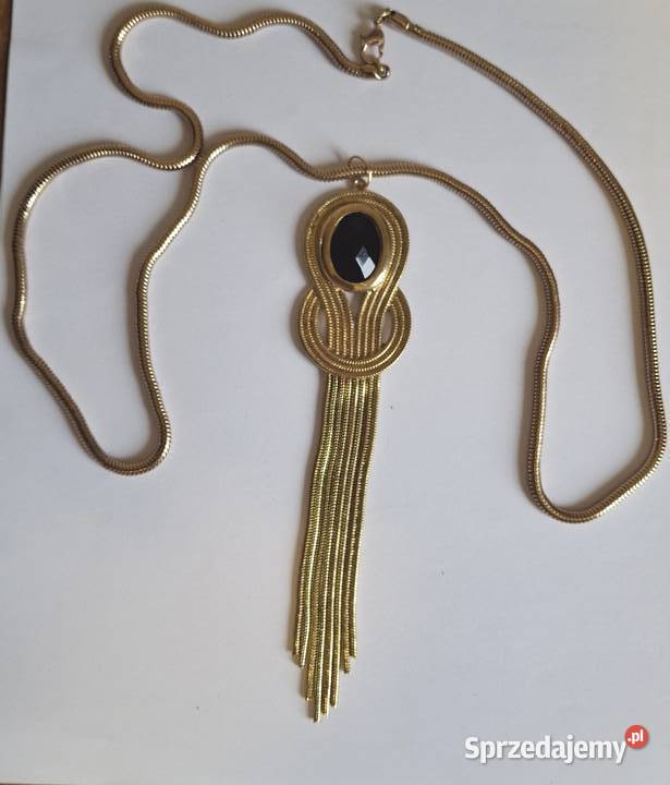 Ciekawy klasyczny wisiorek na łańcuszku sprzedam