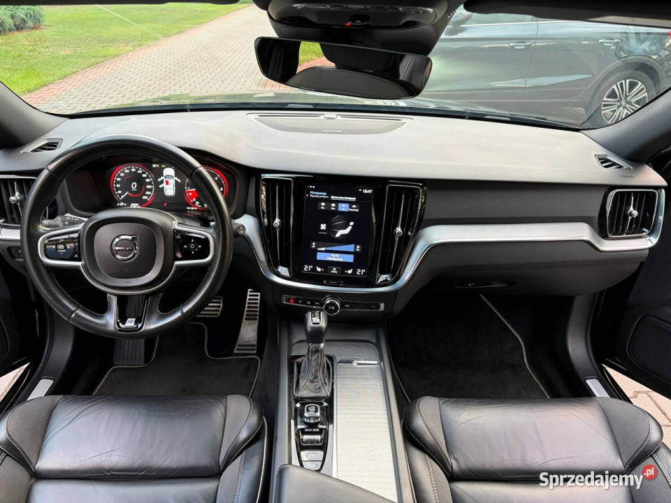 Volvo V60 20 D4 190 RDesign Panorama Skóry 1969cm3 Lipówki