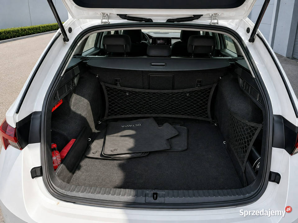 koda Octavia 2023 Salon Polska 1Właściciel ledy Białystok