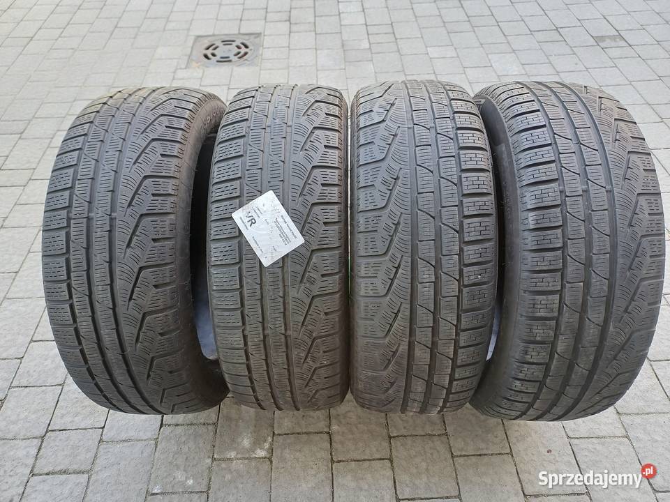 Komplet Opon Zimowych Pirelli 2355019 SUV Samochodowe sprzedam