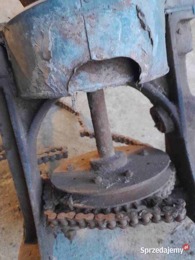 Stary młynek śrutownik zabytek do odswieżenia śląskie Dąbrowa Górnicza