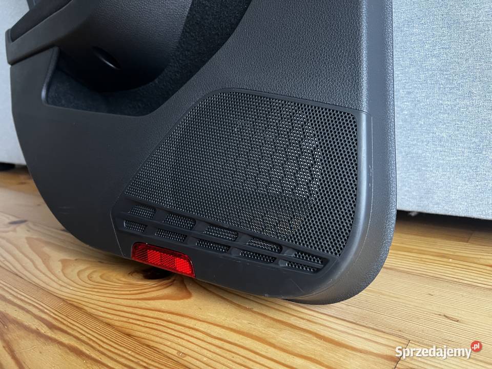Boczek tapicerka drzwi lewy tył Volkswagen Golf Rok produkcji 2020 Tąpkowice