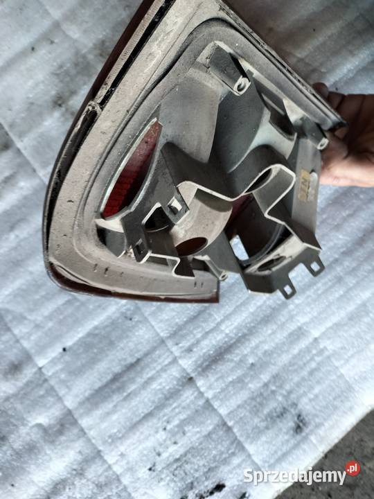 OPEL VECTRA A HATCHBACK LAMPA PRAWA TYŁ osobowe Kamień-Kolonia