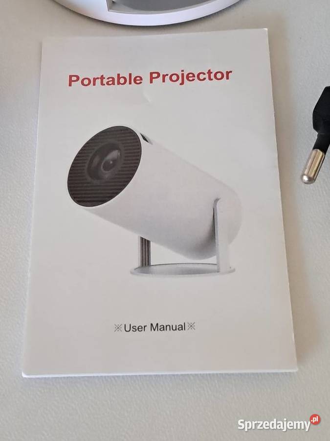 nowy projektor HY300 WIFI uszkodzone pudełko Sandomierz sprzedam
