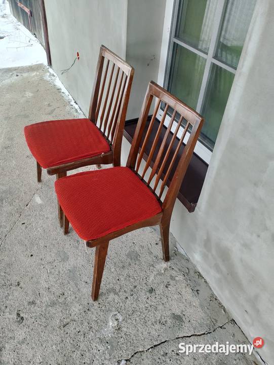 Krzesła drewniane