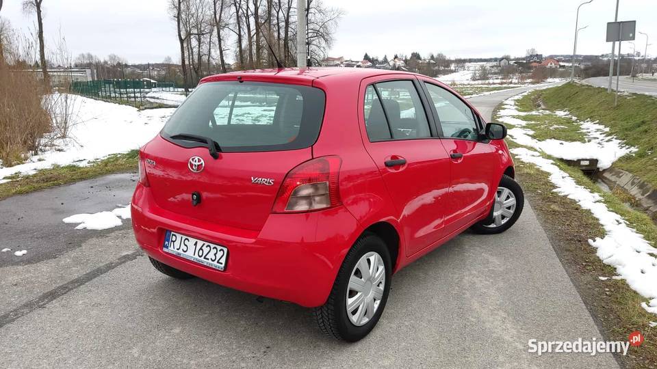 Toyota Yaris 10 Benzyna Klimatyzacja Mały