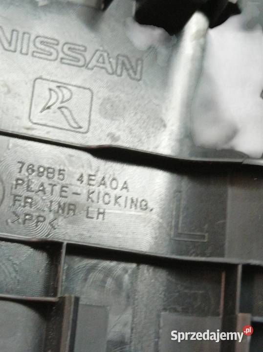 OSŁONA PROGU LEWY PRAWY KOMPLET J11 Nissan Progi sprzedam