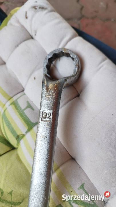 Klucz oczkowy wygiety Słubice