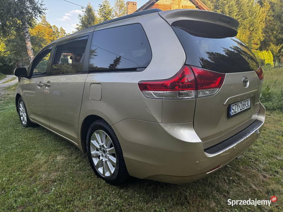 Toyota Sienna 2012 35 V6 XLE AWD Zarejestrowana