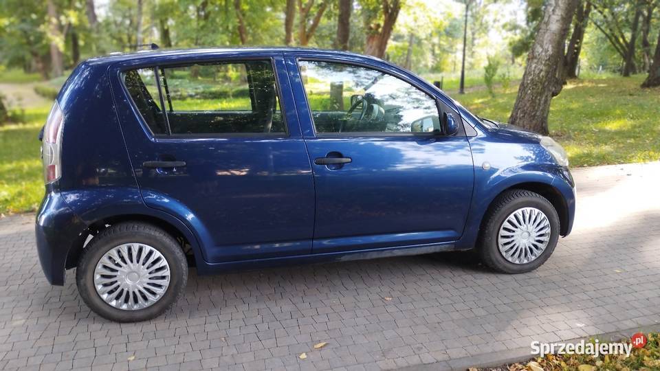 Daihatsu Sirion 10 konstrukcyjne Toyota Yaris Rok produkcji 2005 Jedlicze