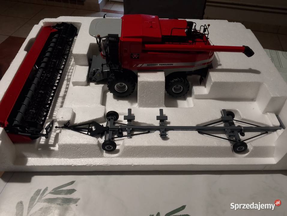 Model kombajnu Massey Ferguson Fortia Samochody i pojazdy Stryjno Pierwsze