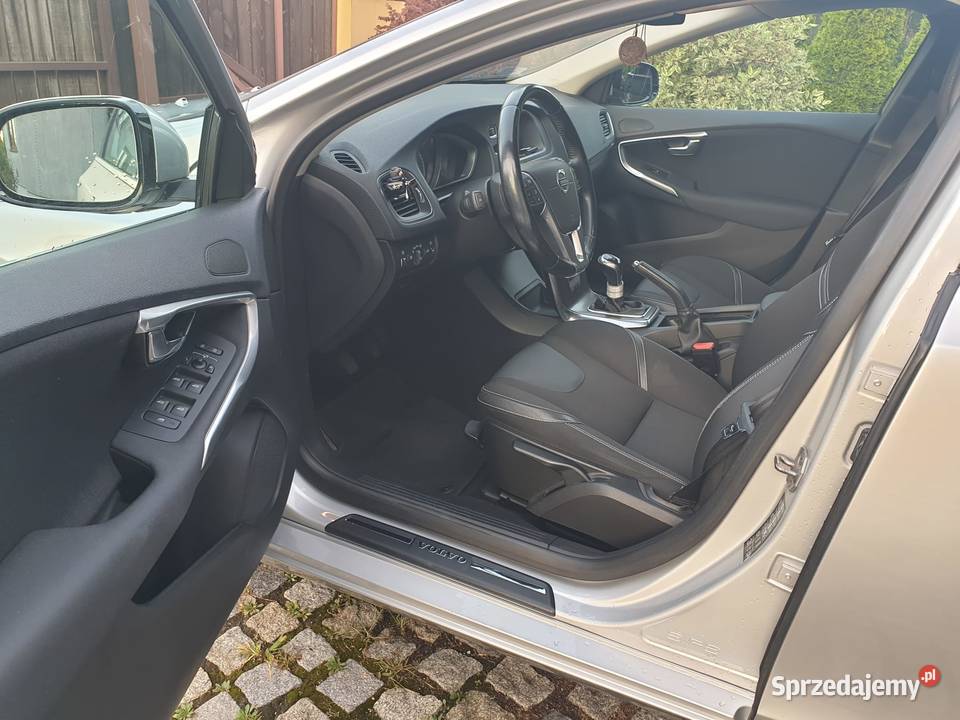 Volvo V40 D2 Momentum 1560cm3 małopolskie Wieliczka