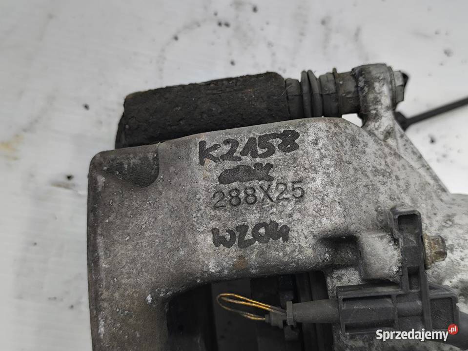 ZACISK PRAWY PRZÓD MERCEDES C W204 LIFT 18 CGI
