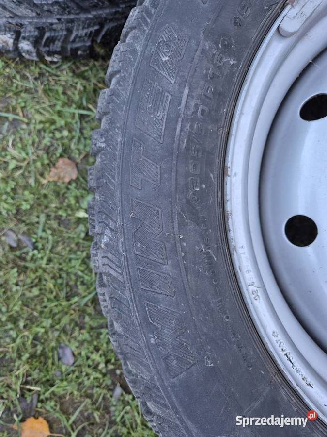 4 sztuki stalowych koł z oponami