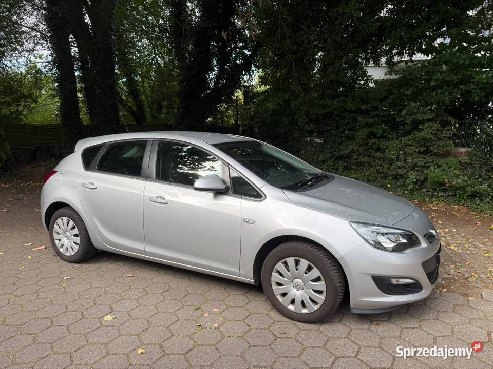 Opel Astra J 2015 16 Benzyna Super Stan Opłacona 120KM Chełm