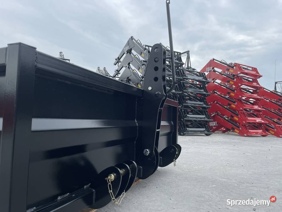 Skrzynia transportowa 165m tuz przódtył Sandomierz