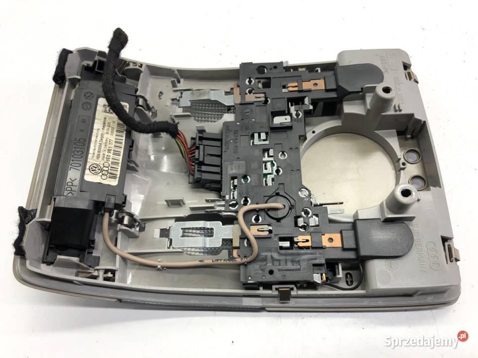 LAMPA SUFITOWA AUDI A4 B6 8E0951177 podkarpackie