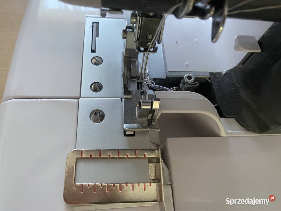 Maszyna do szycia Overlock Deszczno