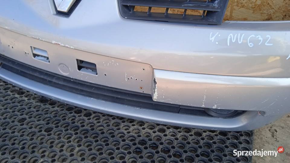 RENAULT MEGANE II ZDERZAK PRZÓD NV632 HALOGEN Zbierkowo