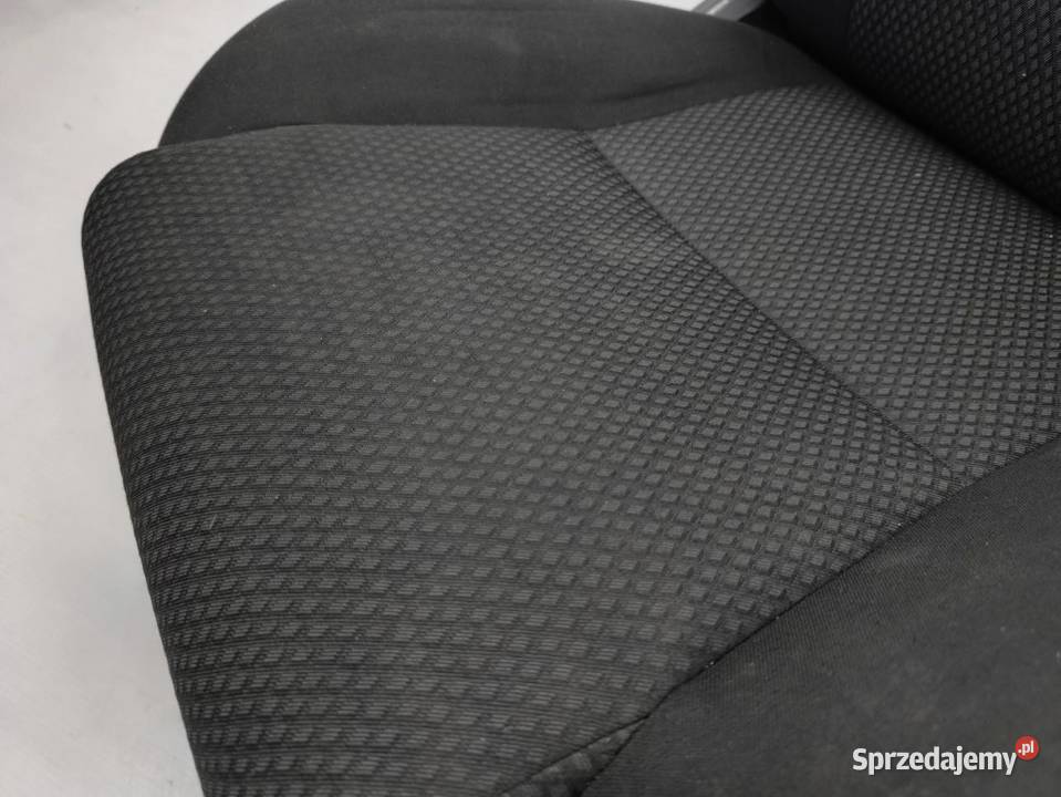 FOTEL PRAWY PRZÓD TOYOTA AVENSIS II T25 sprzedam