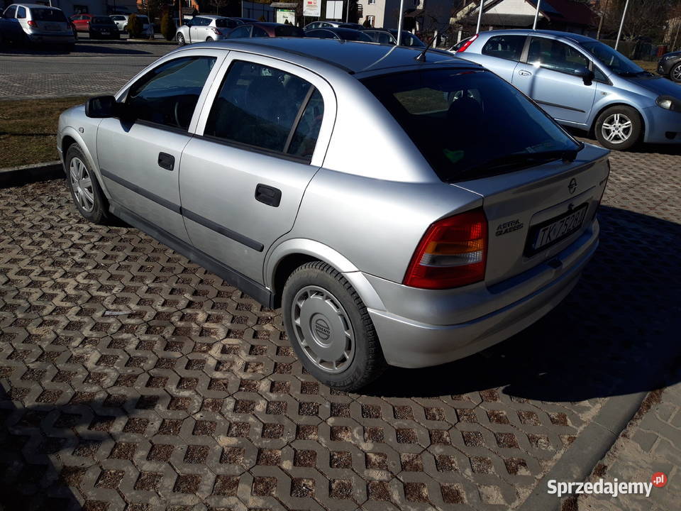 Opel Astra 14 benzyna katalizator niski przebieg