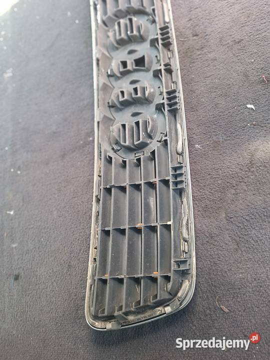 Grill Audi A4 B5 a18 Części samochodowe śląskie Myszków