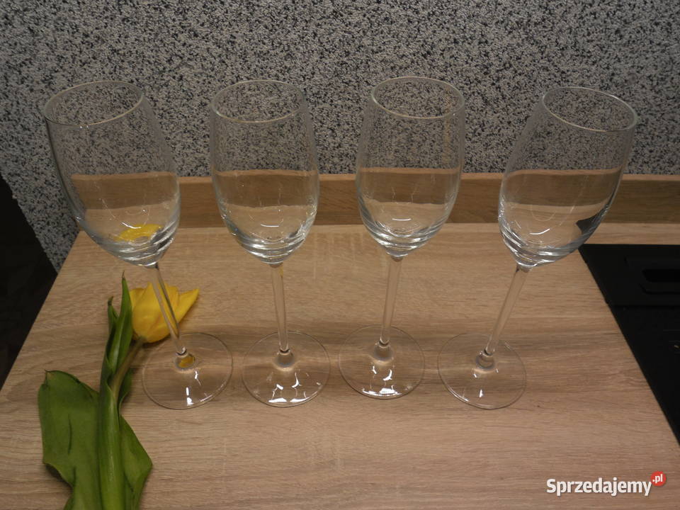 Szklane kieliszki 4