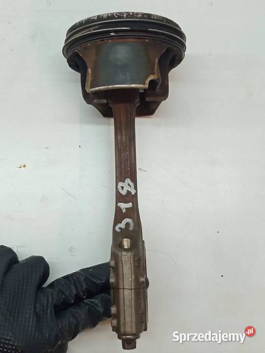 TŁOK KORBOWÓD 82L199 20 TSI TFSI Skoda Superb sprzedam