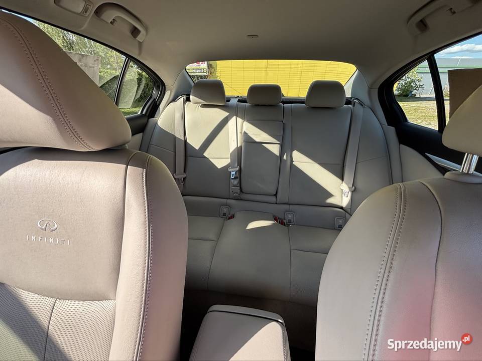 Infiniti Q50 z 2014 auto premium zarejestrowane świętokrzyskie Ostrowiec Świętokrzyski